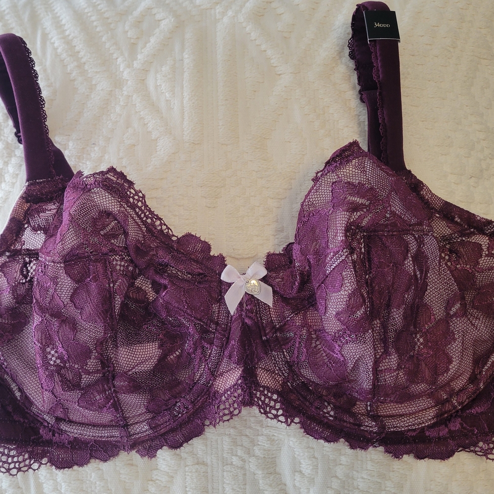 NEW Victoria's Secret Wine Lace Bra